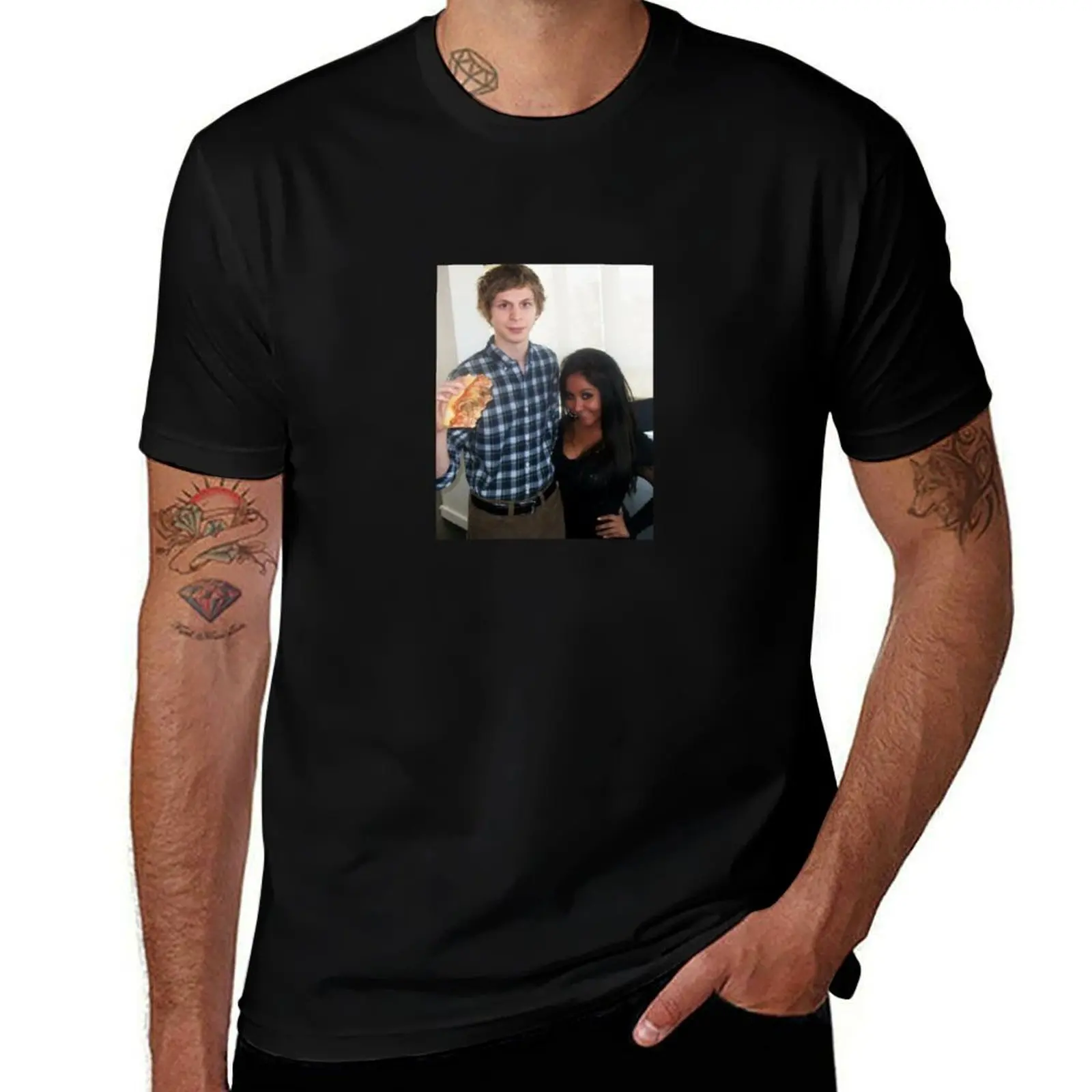 

michael cera holding a large pizza next to snooki T-Shirt man graphic t shirt man t shirt graphic T-Shirt
