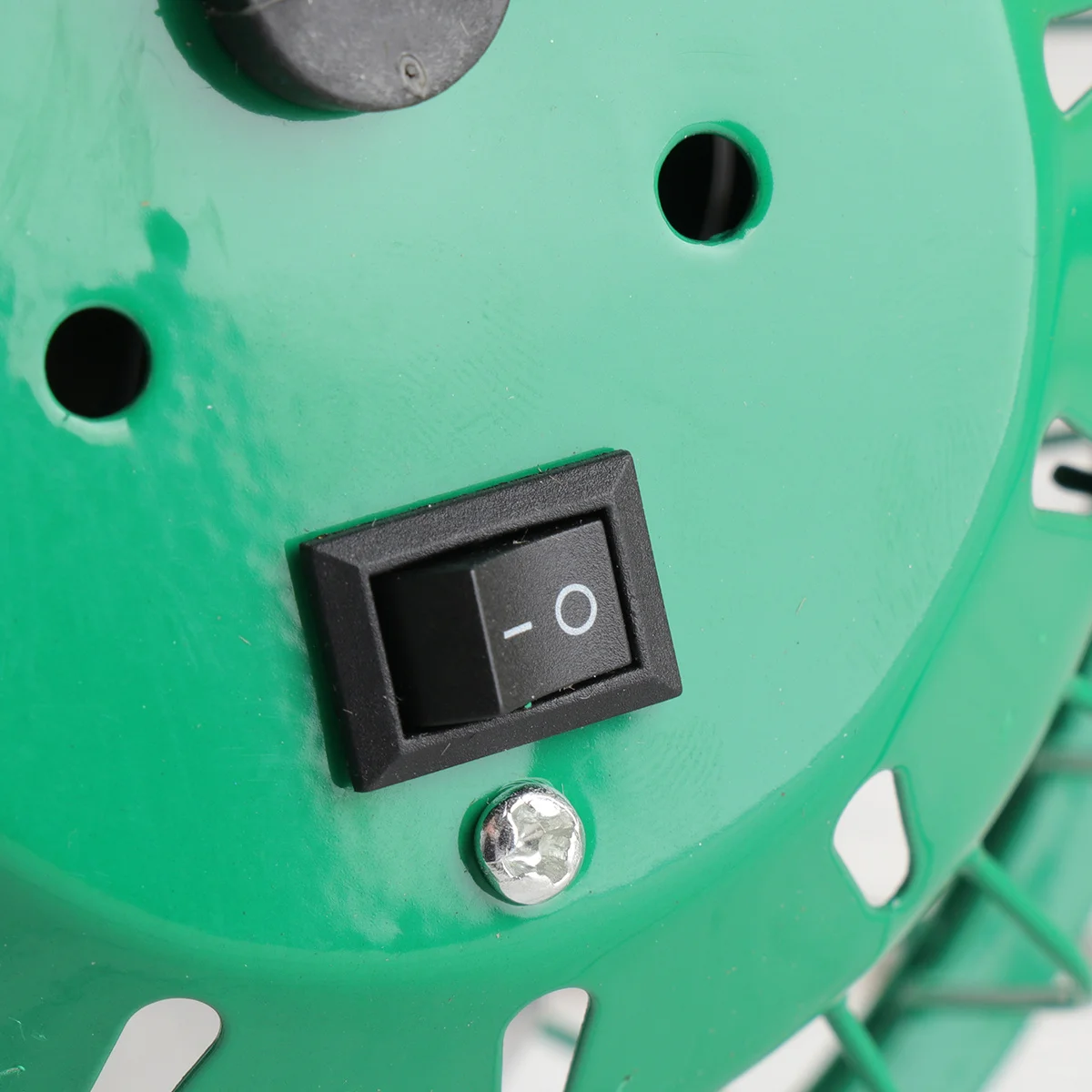 

4-дюймовый USB мини-настольный вентилятор, портативный металлический сетчатый чехол, прочный высокоскоростной охлаждающий вентилятор для общежития, офисного стола, экономия места