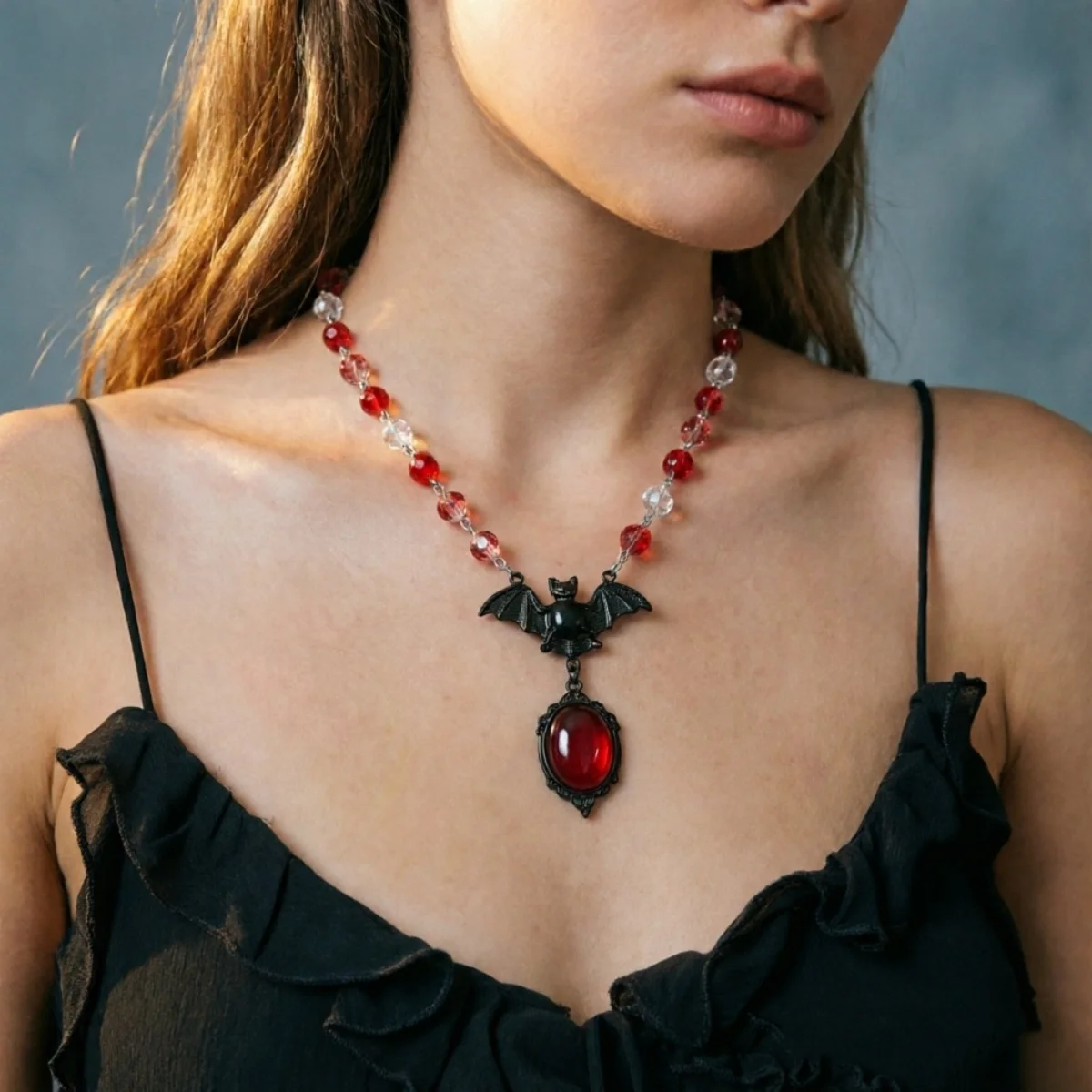 Kreative Gothic-Halskette mit rot-weißem Kristallperlen-Fledermaus-Anhänger für Damen und Herren, Halloween-Punk-Flugfledermaus-Choker, Cosplay-Party-Schmuck – Detail 13