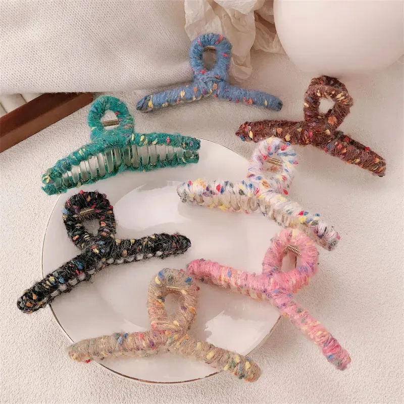 

Y2k Wool Wrap Design For Women'S Hair Clip Exaggerated Fashion Shark Clip Gift Party Grab Women'S Hair Accessories 2025 New