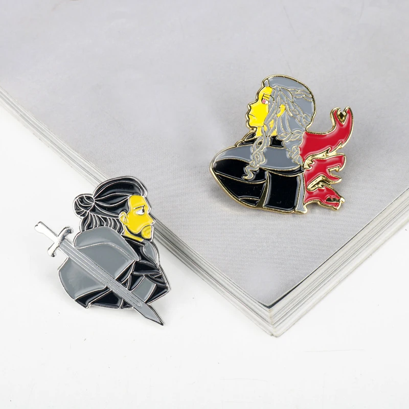 2 pçs/set filme jon neve emilia clarke esmalte broche dos desenhos animados emblema de metal lapela mochila pino roupas jóias acessórios presentes