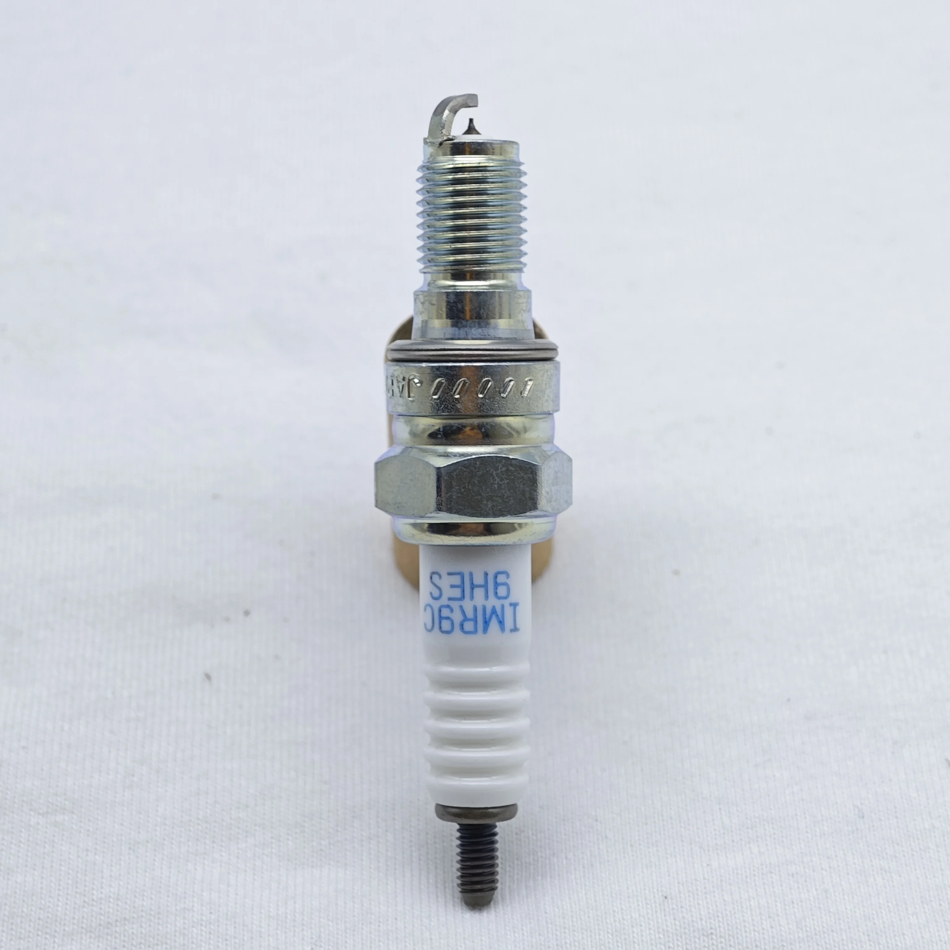 1pcs Original Iridium Platinum NGK Spark Plug IMR9C-9HES #5766 Suitable for CBR600RR CRB1000 CB650R VFR1200F VFR1200X