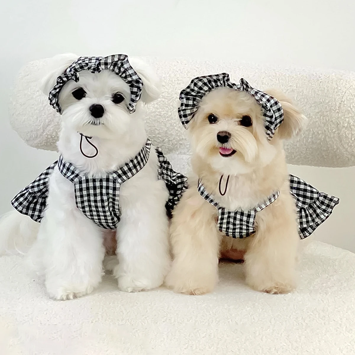 

Fashion Dog Clothing Modern Style Black White Plaid Skirt With Hat Suit Dog Clothes Dresses Pet Accessories Puppy Summer Clothes