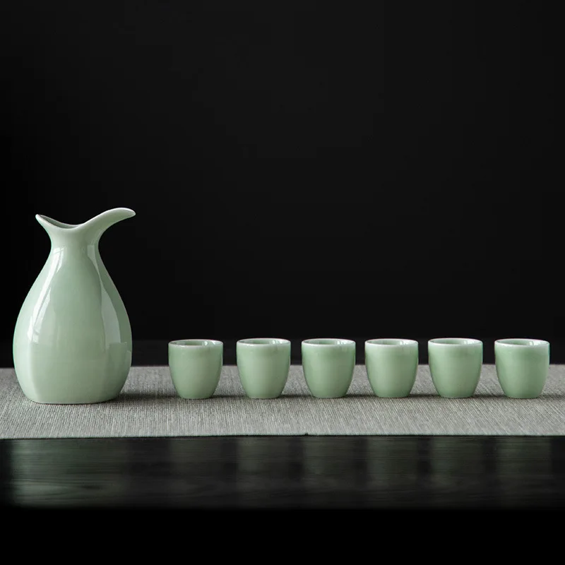 

Ceramic Liquor Set 6 Cups with Half Jin Flask and Wine Dispenser for Baijiu Huangjiu Sake
