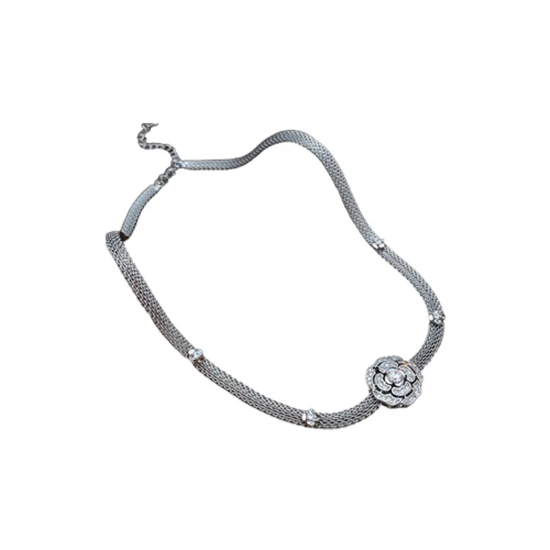 

Luxurious Zircon Floral Pendant, French Inspired Snake Chain Necklace, Dainty Anniversary Gift for Girlfriend, Birthday Present