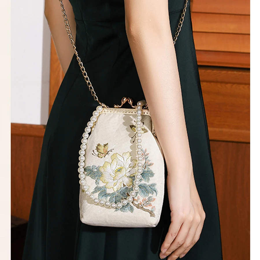 Pearl Handbag Dual-Use Embroidered Handbag Bamboo Handle Handbag Ancient Cheongsam Clutch For Daily Casual Outing Traditional