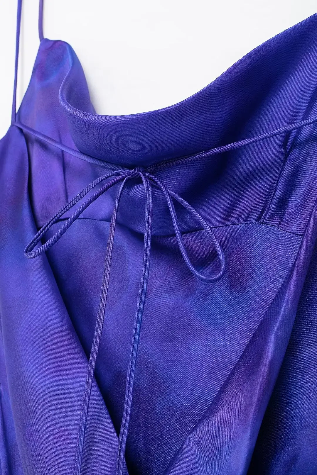 Robe longue en satin imprimée Joker pour femmes, robe à bretelles rétro, robe en fibre féminine, robe éducative, tempérament de la mode, nouveau, 2024