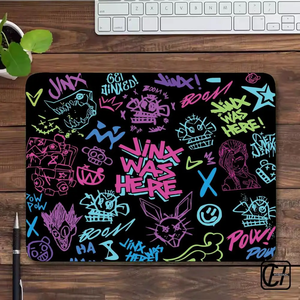 Colorful Graffiti Mouse Pad Mini Mouse Pad with Stitched Edge Playmat Rubber Base Arcane  Anime Office Pc Desk Mat Laptop HYBXXC
