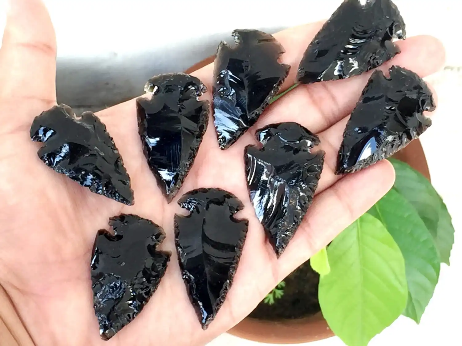 Carved Black Obsidian Arrowhead，Gifts for family and friends, Gift for Crystal Collectors, Halloween and Thanksgiving gifts