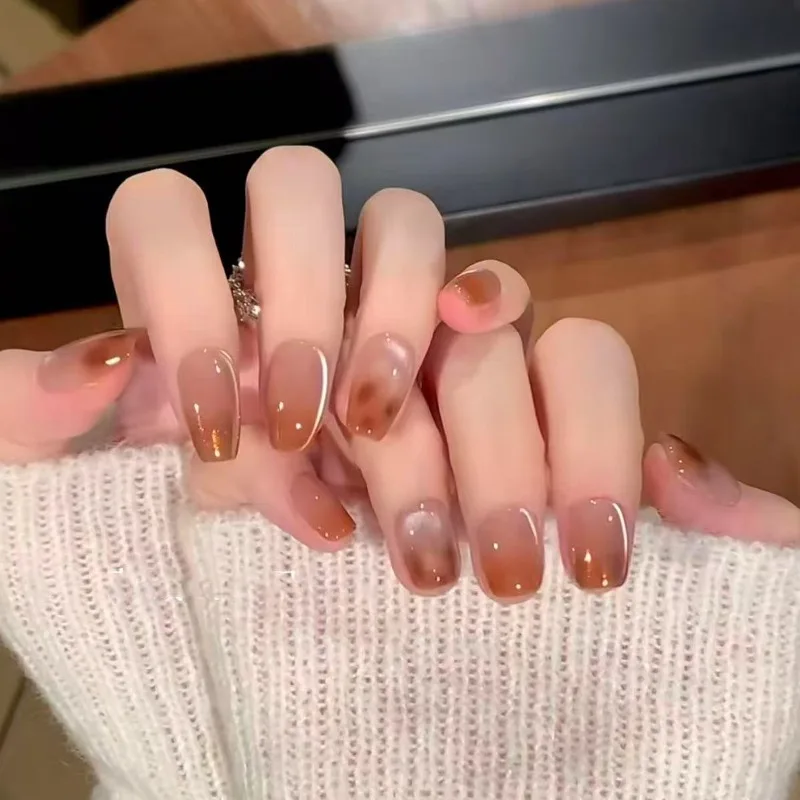 10 szt. Ręcznie Robione Paznokcie Naklejane Brązowy Gradient Samoprzylepne Sztuczne Paznokcie Jesień Zima Wielokrotnego Użytku Naklejane Końcówki do Paznokci