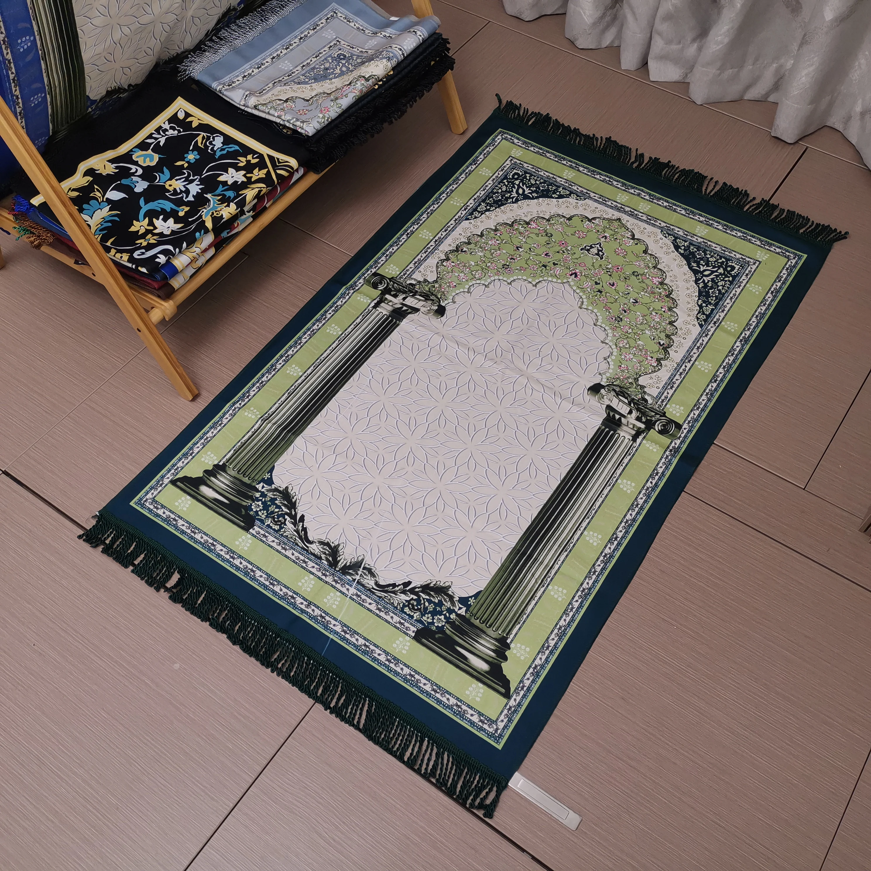 

Suede Muslim Prayer Mat Indonesia Soft Prayer rug Portable Pray Carpet