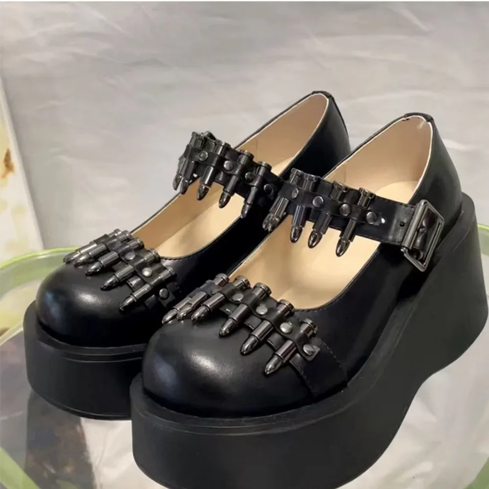 

Thick Sole Bullet Rivet Buckle Pumps 2025 Spring New Round Toe Street Rock Cool Girl Shoes Black Party Punk Fashion Casual Shoes