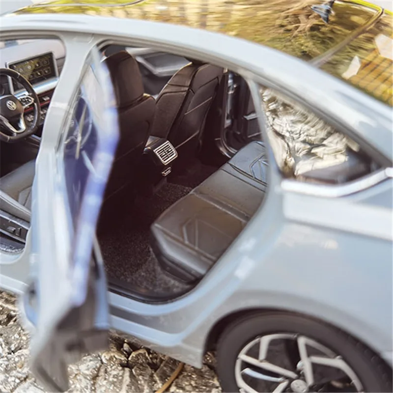 جديد 1:18 2023 VW Lavida Plus سبيكة سيارة نموذج دييكاست المركبات المعدنية نموذج سيارة محاكاة جمع ألعاب أطفال هدية الديكور