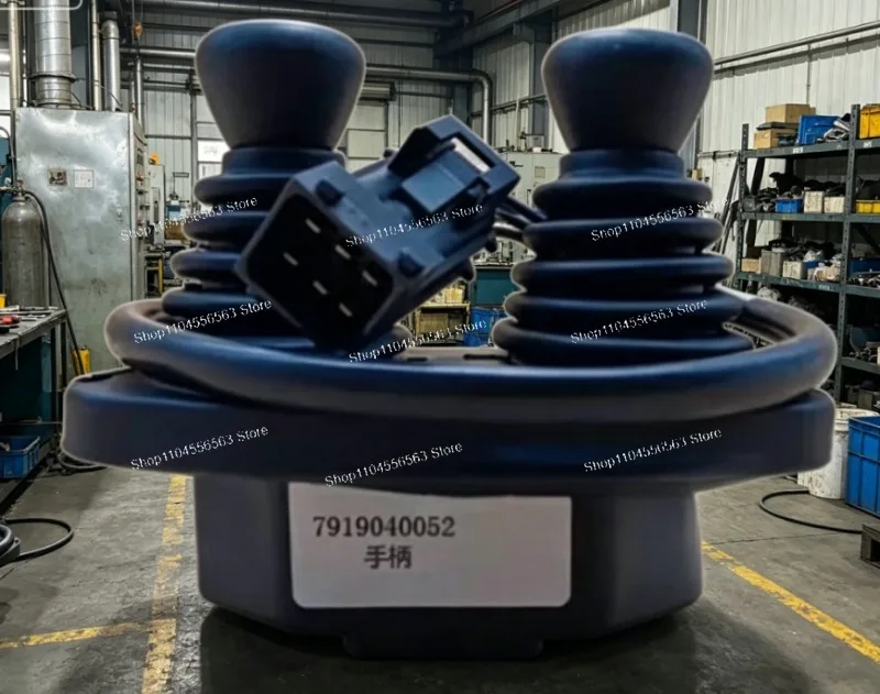 

Джойстик-контроллер для погрузчиков Linde, рукоятка 7919040052, двухрычажный, для серий H20/25, E16/20, E12/20