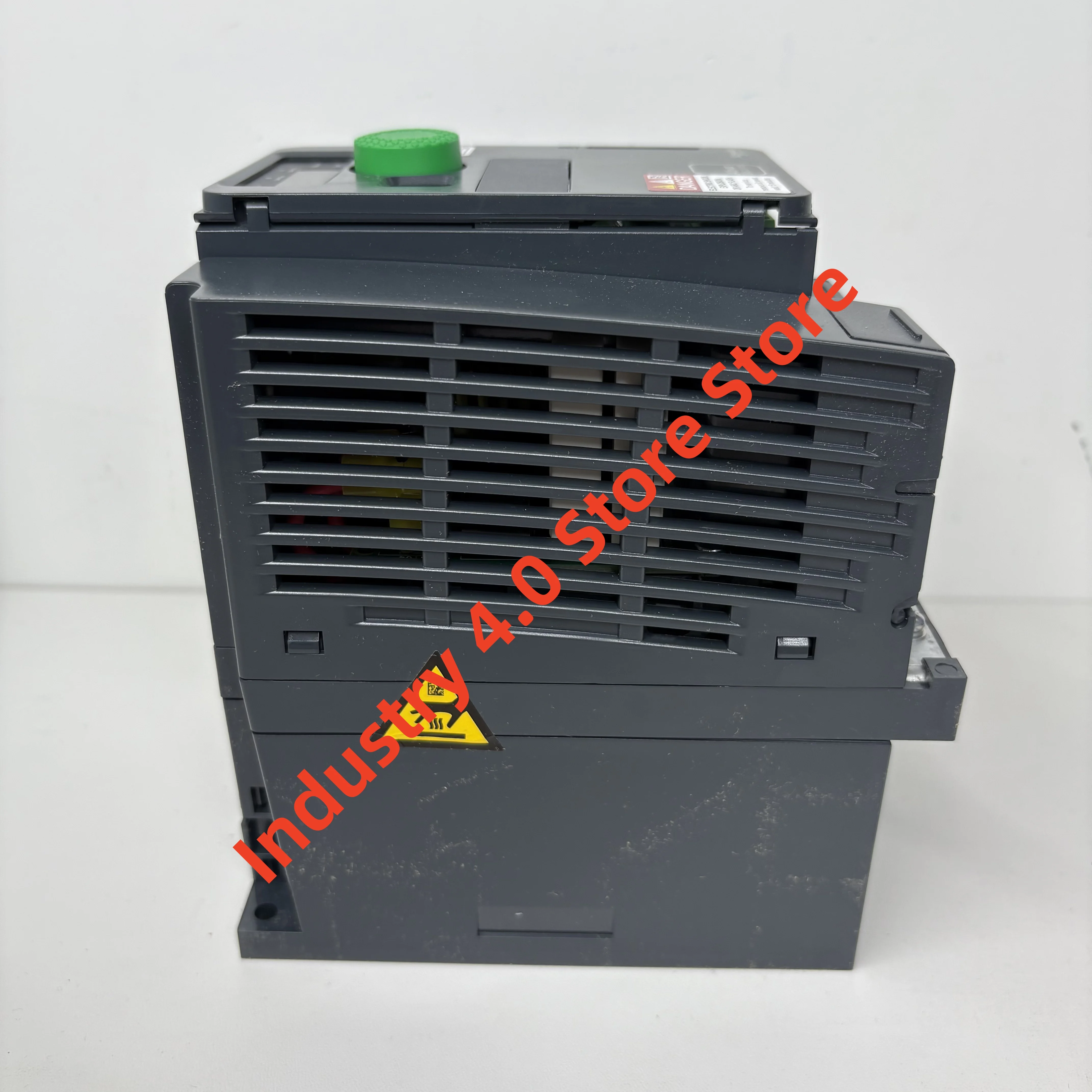 محول تردد ATV320U22M2C أصلي جديد