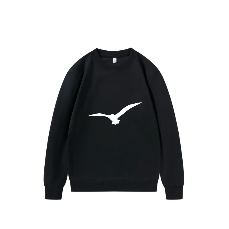 سويت شيرت رجالي طائر أبيض على خلفية سوداء بلوفر برقبة دائرية مريح مناسب على الطراز القوطي ملابس الهالوين في عام 2025