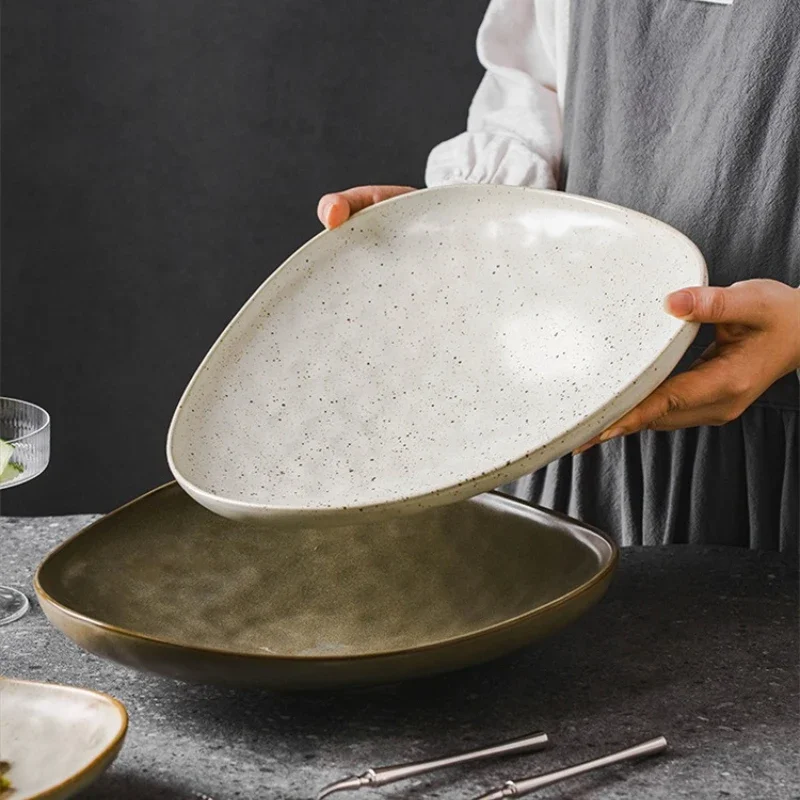 Creative Triangle Shaped Western Restaurant Beef Steak Plate Vintage Coarse Pottery Dessert Salad Fruit Plate Ceramic Dinnerware