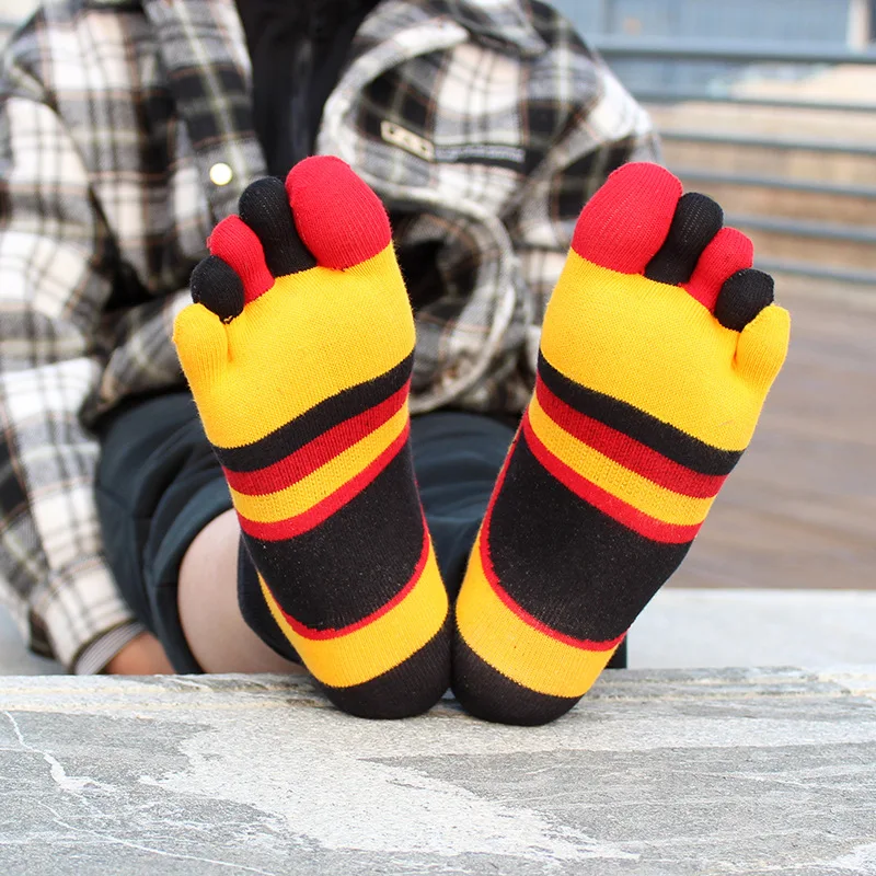 1/5 Pairs  Men’s Five-Toe Athletic Ankle Socks Breathable Mesh Sweat-Wicking Colour-Blocked Low-Cut Short Socks for Running view 6