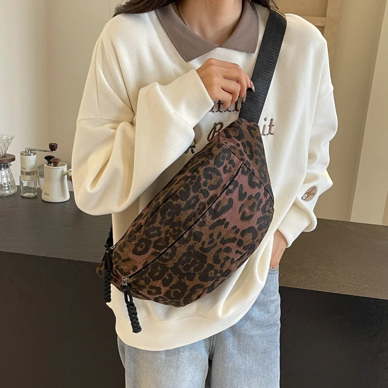 Designer Leopard Print Waist Bag Street Trend Fanny Pack Woman Chest Pack Canvas Belt Bag Fashion Female Shoulder Crossbody Bags