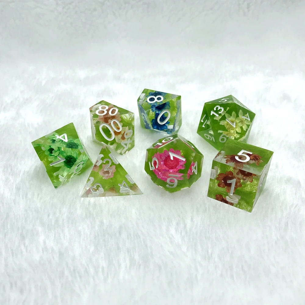 Colorful dried Polyhedral Resin Dices Set 7Pcs-set Flowers Effect Acute Angle Dice For Role Playing for dungeons and dragons