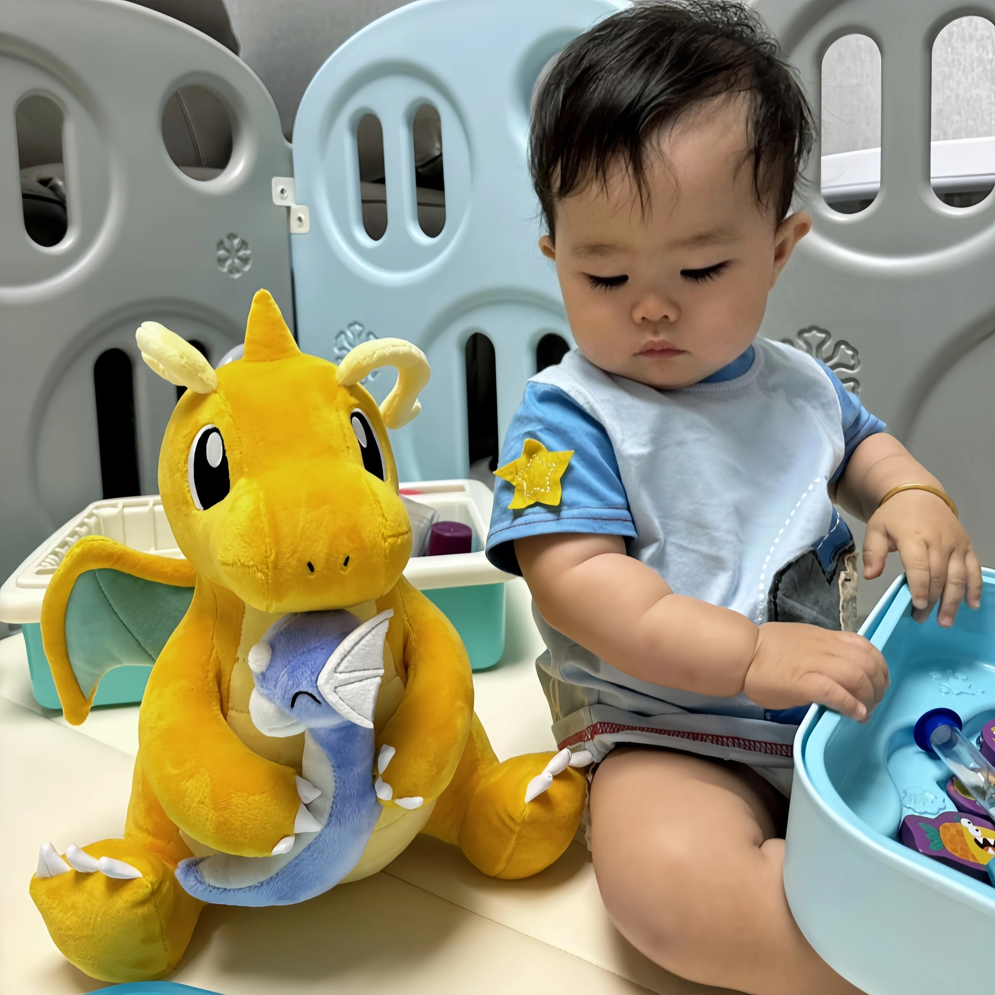 

Pikachu Plush Charizard Dragonite Holding Dratini Stuffed Doll Pokemon Peluches Tyranitar Dragapult version Anime Peluche Toys