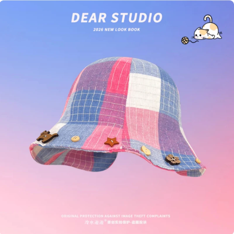 

Корейская версия: Стильная панама в цветах добротного настроения, женская, весенне-летняя, для путешествий, с милым дизайном на пуговицах, с широкими полями, солнцезащитная.