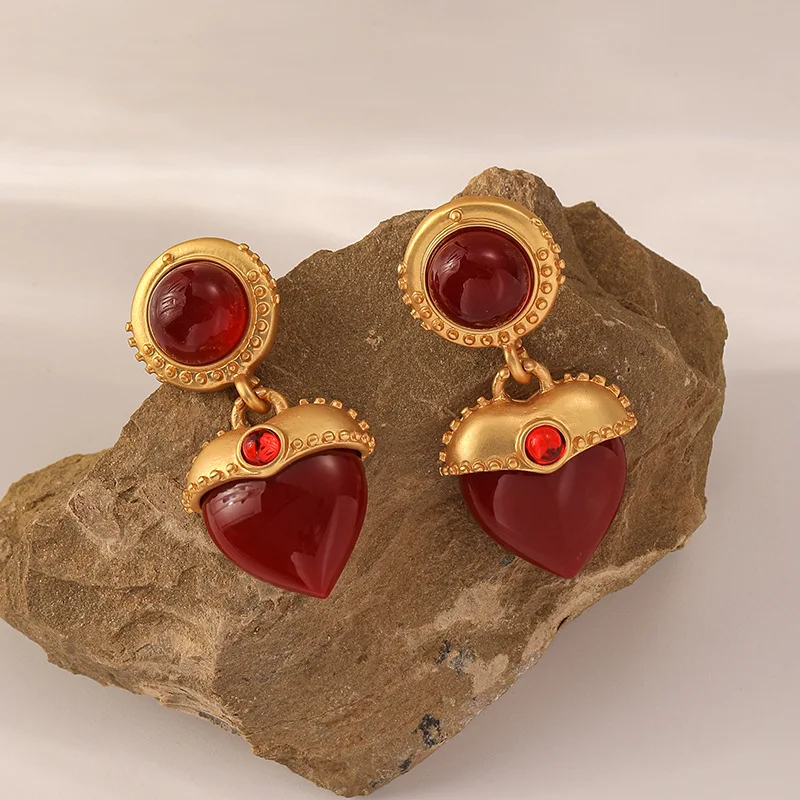 

New Year Gifts Classic Retro Matte Gold Plated Red Love Medieval Jewelry Niche Design Light Luxury High-grade Vintage Earrings