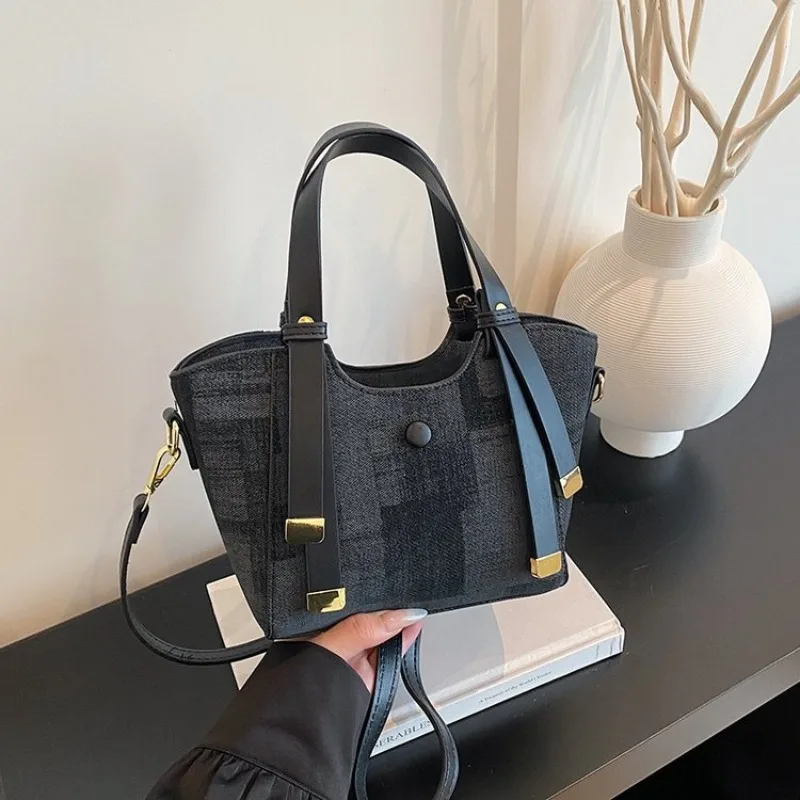 Trendy Diaper Bag Luxury Leather Shoulder Purse Classic Elegant Satchel Unique Minimalist Design For Daily Diaper Needs