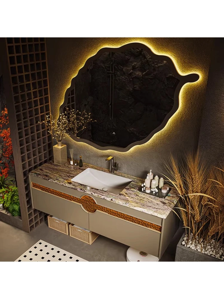 

Элитный набор для ванной комнаты из массива дерева с резьбой, современный, в стиле лёгкой роскоши, с раковиной из натурального мрамора.