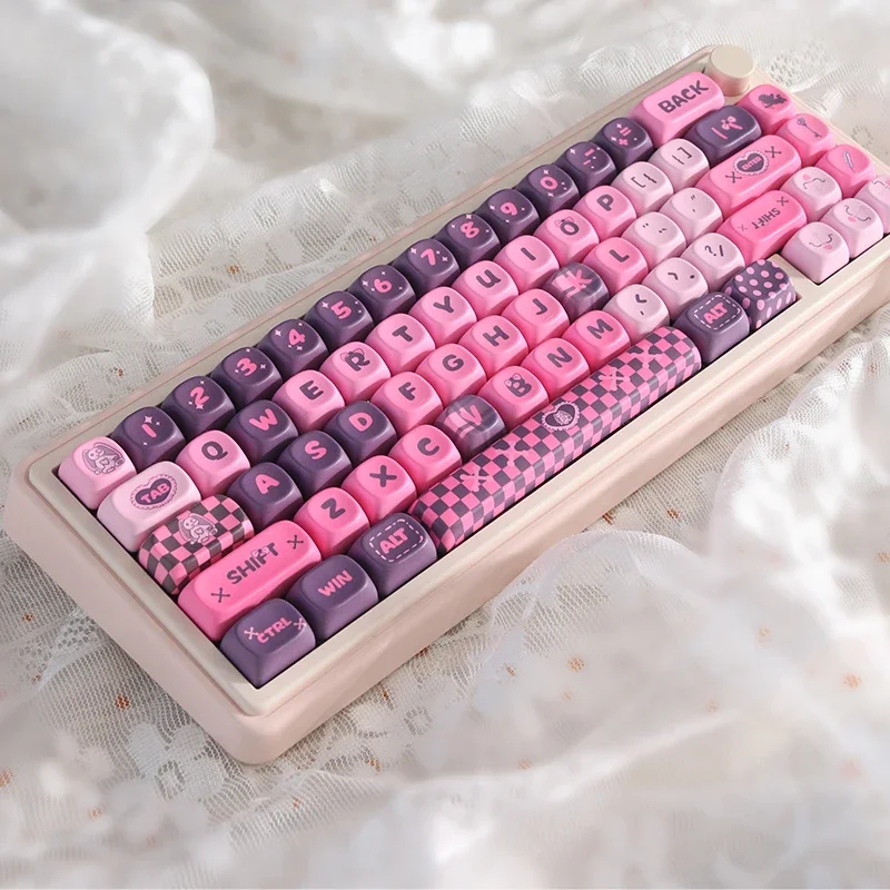 Girly Heart Keycap MOA ความสูงปุ่มกดสีชมพูชุดคีย์บอร์ดที่กําหนดเอง 75/87 Arrangement