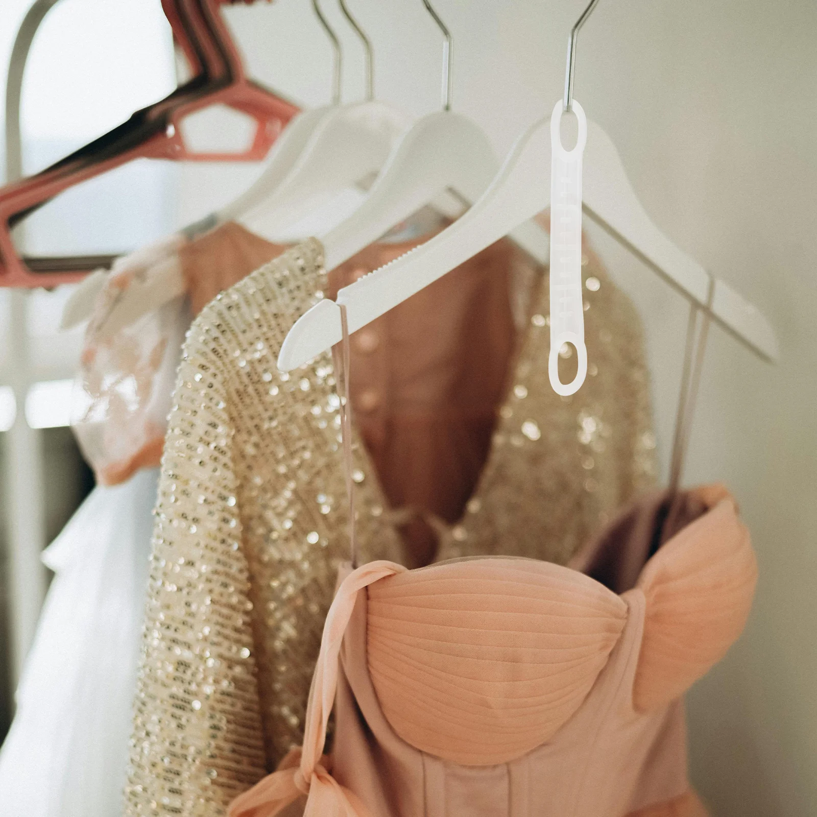 

100Pcs Anti Slip Hanger Grips Silicone Non Skid Shoulder Pads for Clothes Hangers Universal Fit Clothing Store Display