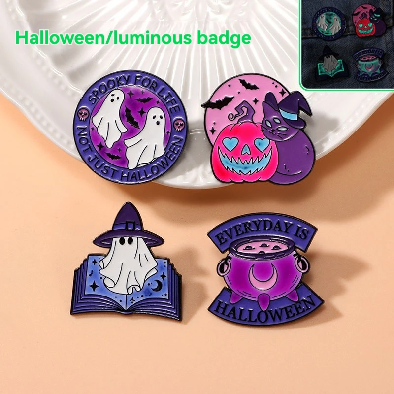 Halloween Glow-in-the-Dark Brooch Cute White Ghost Cartoon Badge Scary Pumpkin Head Christmas Night Frights Pin Accessories