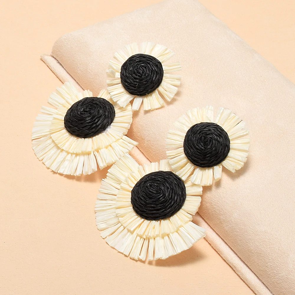 

Boho Round Rattan Knit Drop Earrings for Women Delicate Handmade Raffia Floral Earrings Summer Party Jewelry Gift