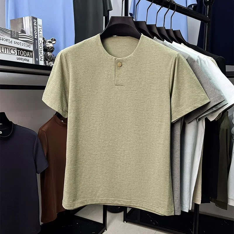 Herren-T-Shirt mit Henley-Ausschnitt aus weichem Stoff, mit einem Knopf und kurzem Ärmel aus meliertem Stoff, lässiges Oberteil für Männer.