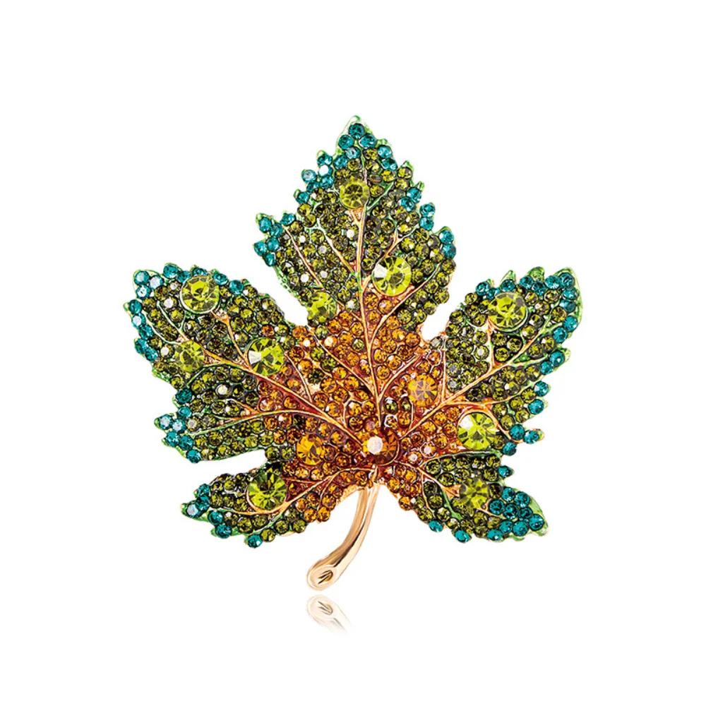 Maple Leaf Brooch with Optiona - Winter Clothing Options recension och pris