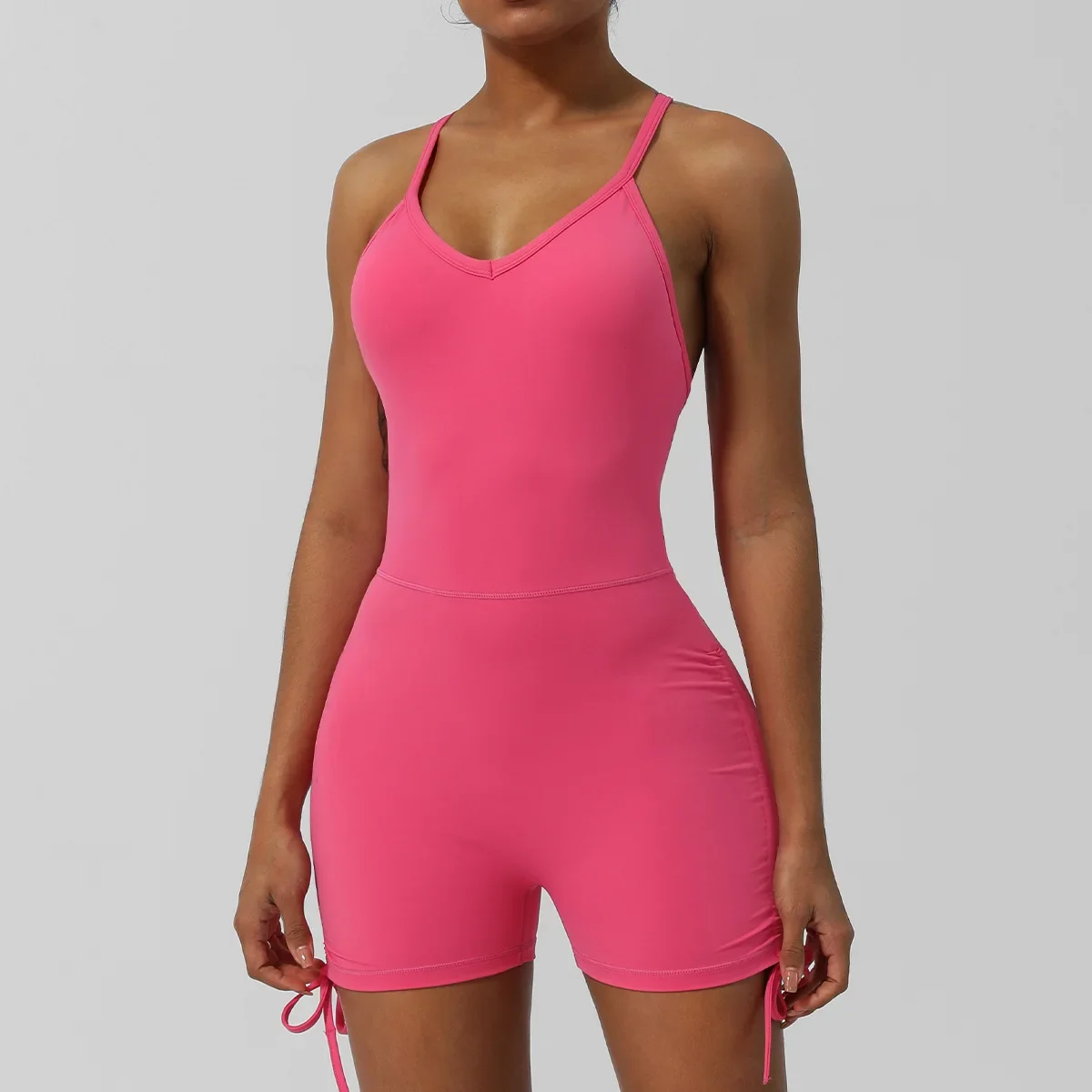 Crossover Back Yoga Wear V Neckline Tight Shorts Sleeveless Jumpsuit Gym Oddychająca, szybkoschnąca odzież do ćwiczeń z wkładkami do biustonosza