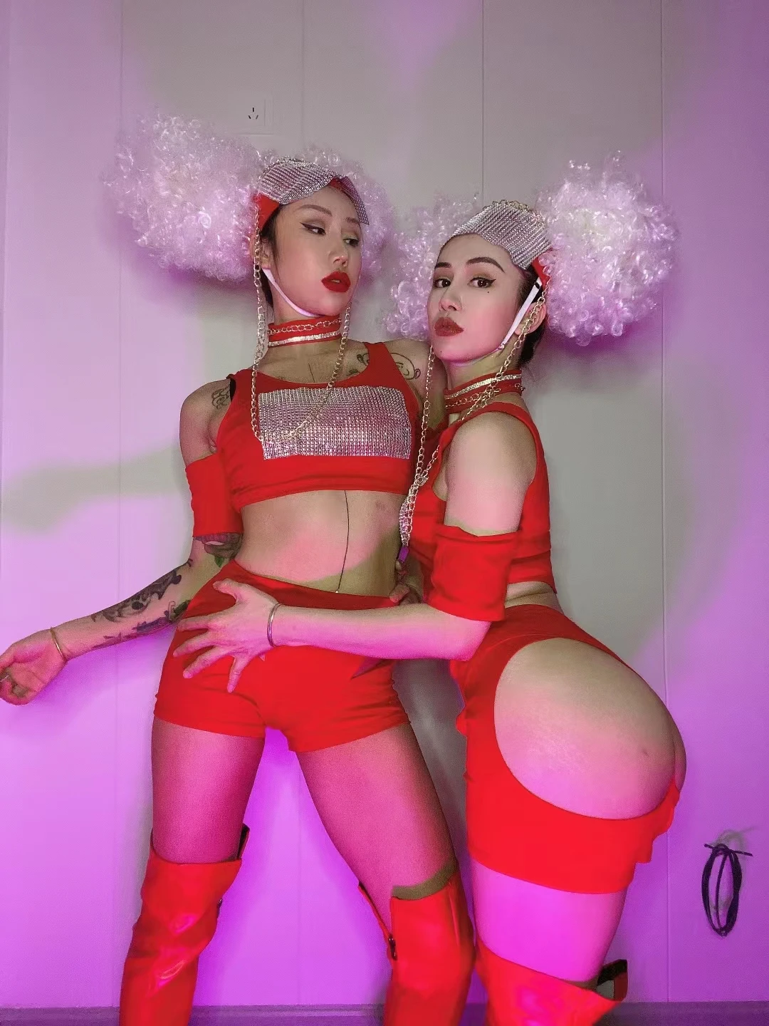 나이트 클럽 바 댄서 팀 고고 댄스 의상 섹시한 무대 착용 레드 라인 석 탑 반바지 헤드 기어 쇼 축제 레이브 의상