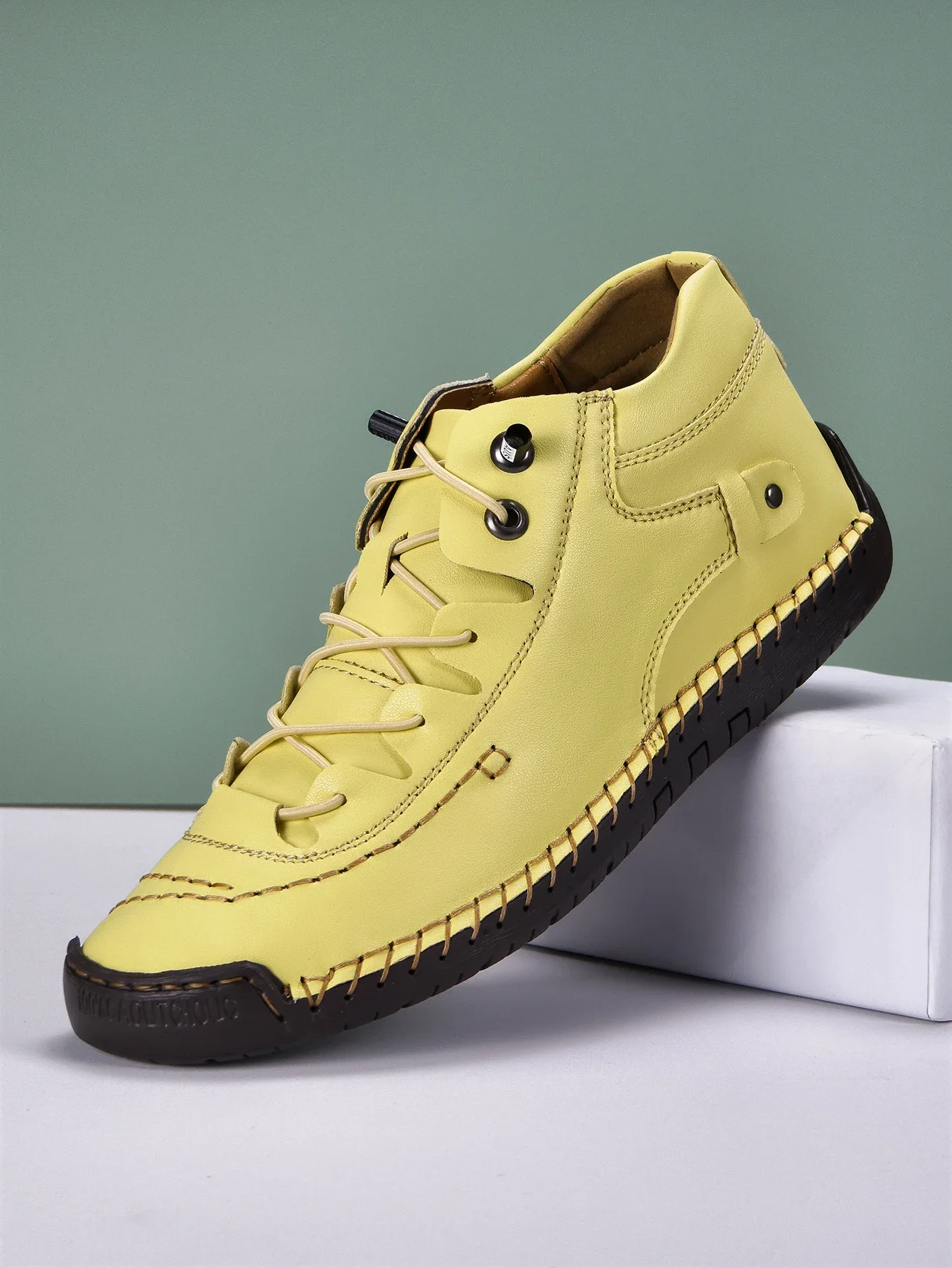 New Fashion Sneakers Women Hand-stitching Leather Casual Shoes Design Platform Loafers Breathable Flats Shoe Driving Plus Size