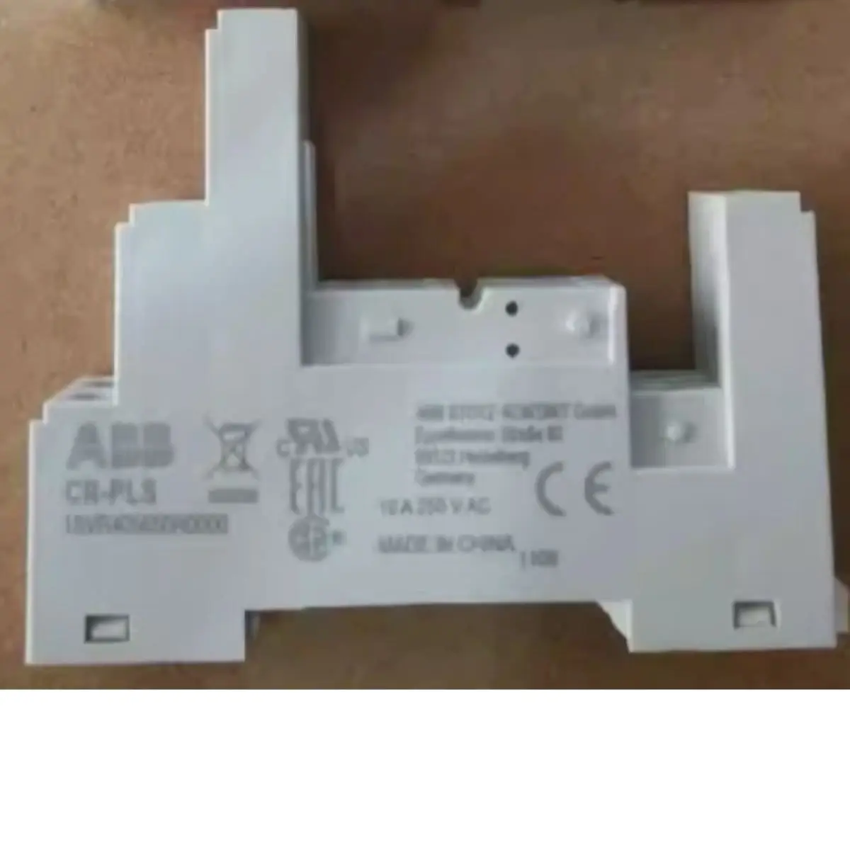 

CR-PLS 10095974 1SVR405650R0000 Logical socket for 1c/o or 2c/o CR-P relays
