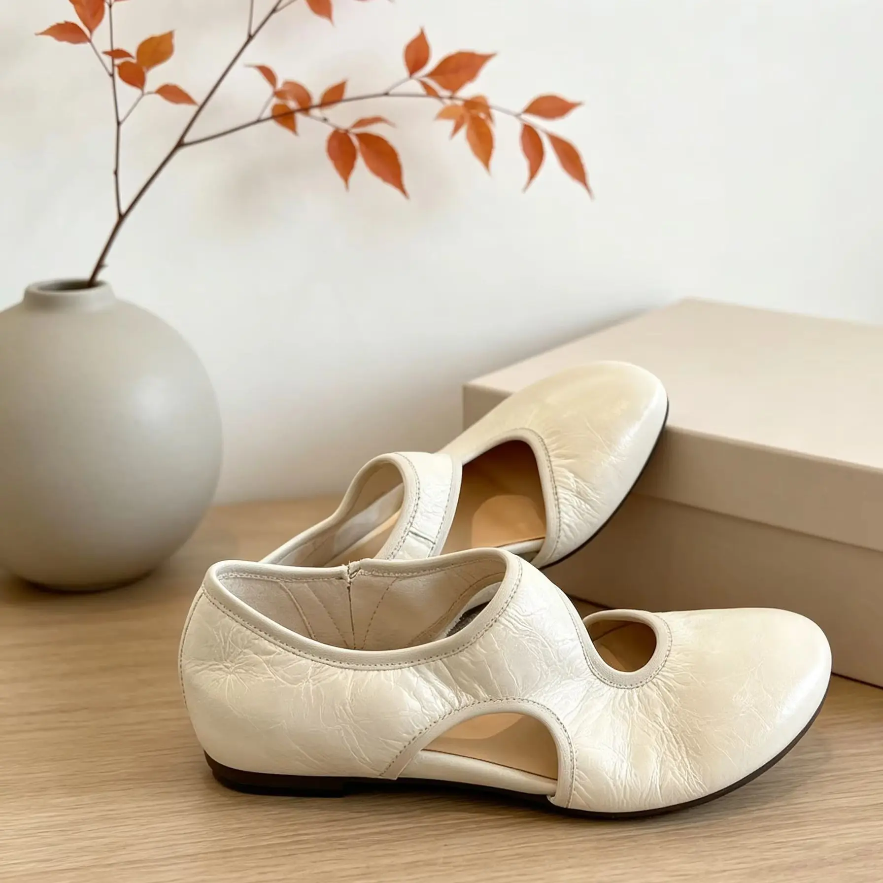 Women's White Wrinkled Soft Leather Hollow Out Round Toe Flat Pumps Minimalist Design Office Daily Elegant Ladies Summer Shoes