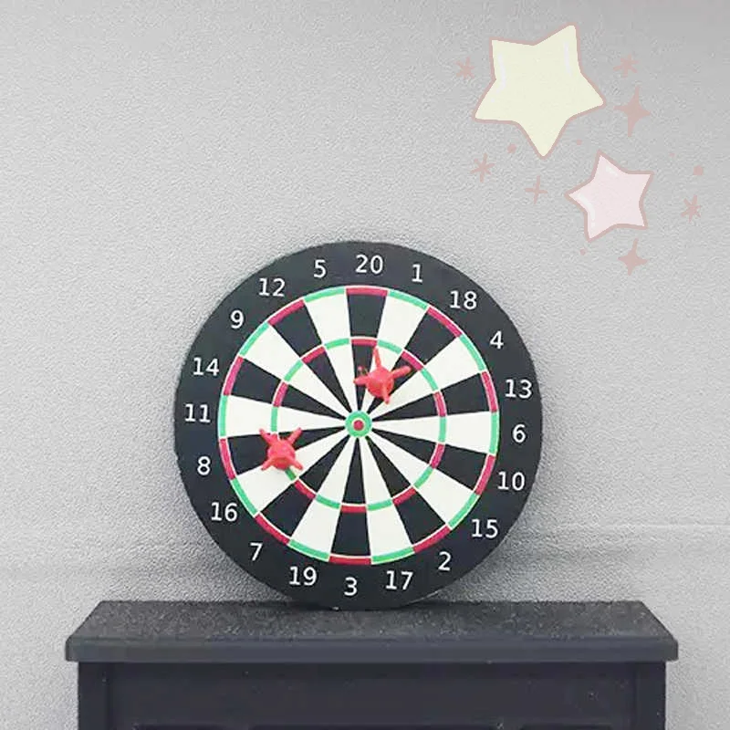 1 conjunto de casa de bonecas em miniatura dardo jogo de tabuleiro conjunto com dardos sala de jogos miniaturas acessórios de decoração para casa brinquedo fingir jogar