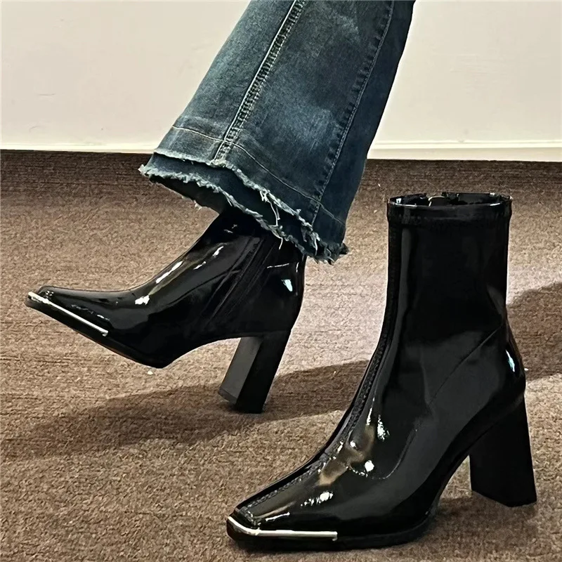 New Lacquer Leather Short Boots for Women, High Heels, Thick Heels Autumn and Winter Boots, Popular, Mid Top Boots, Look Thin