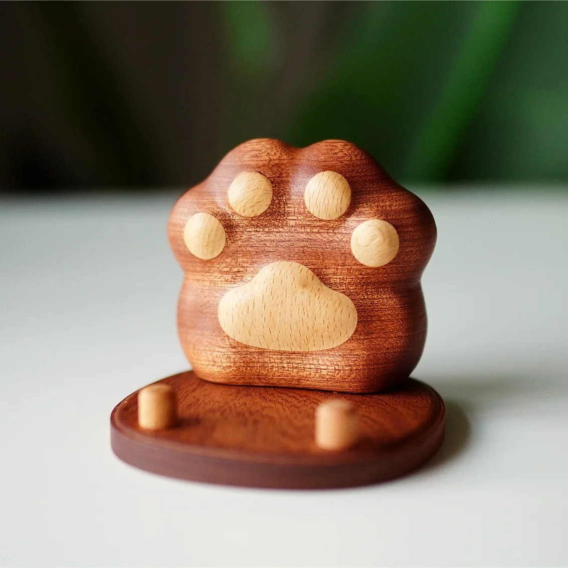 

Wooden Cat Paw Throne Cute Creative Figurine Phone Stand Home Office Desk Decor Gift