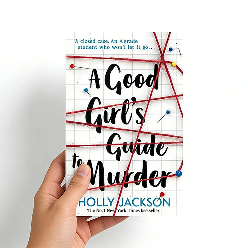 

3 тома англоязычного издания «Руководство для хорошей девушки по убийствам» (Libros Livros)