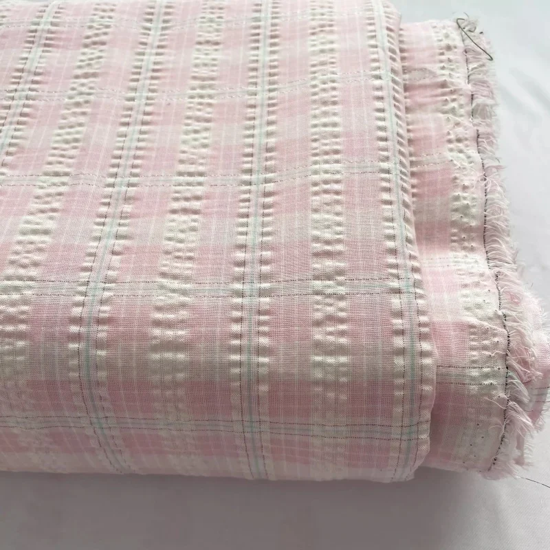 

Summer light and fresh powder-white bubble-patterned blended cotton fabric for shirts, dresses, etc.