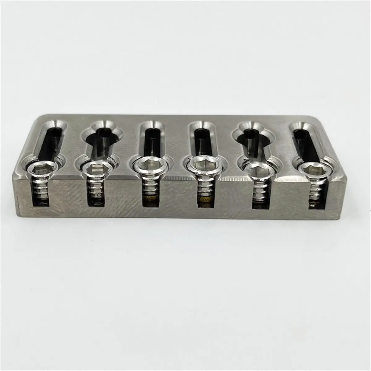 L79A 6 String Headless Guitar Bridge String Lock for 6 String Headless Electric Guitar Silver