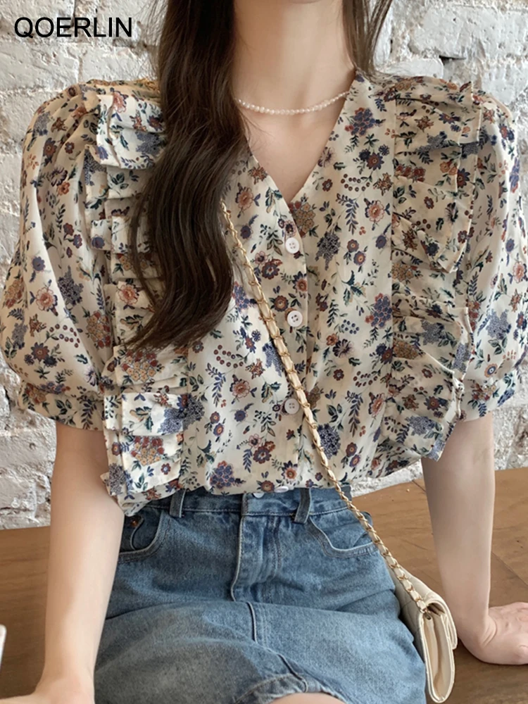 QOERLIN blusa floral estampada para mulheres, manga folhada elegante, gola V, camisas de peito único, moda vintage, verão, nova, 2023