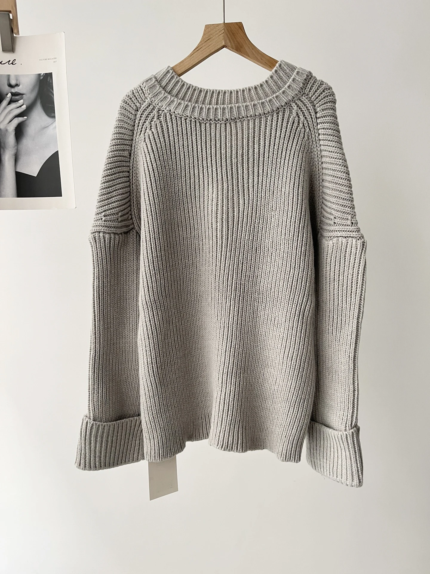 Women's casual version V-neck shoulder-length ribbed knitted jumper winter new product 011