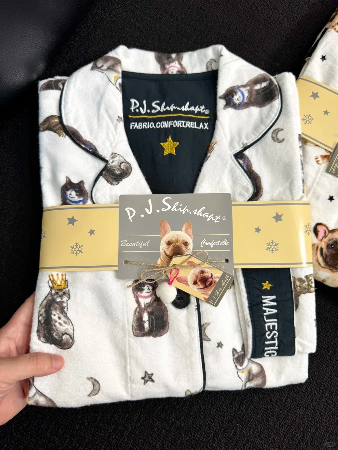 

Pure Cotton Flannel Sleepwear Long Sleeve Home Clothes Set for Men And Women Comfortable Soft Cotton Pajamas Suitable for All...