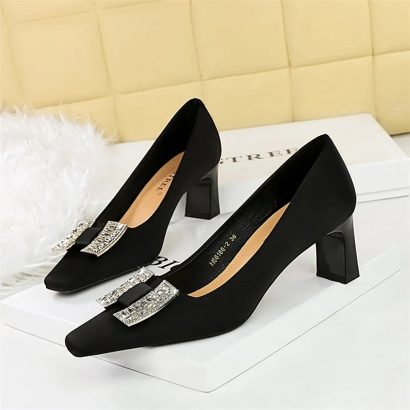 

Square Head Shallow Mouth Women Pumps Rhinestone Buckle Kitten Heel Party Shoes Thick Heel Office Fashionable Single Shoes